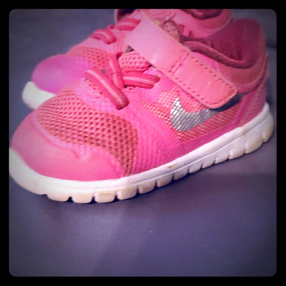 Nike Toddler Pink shoes